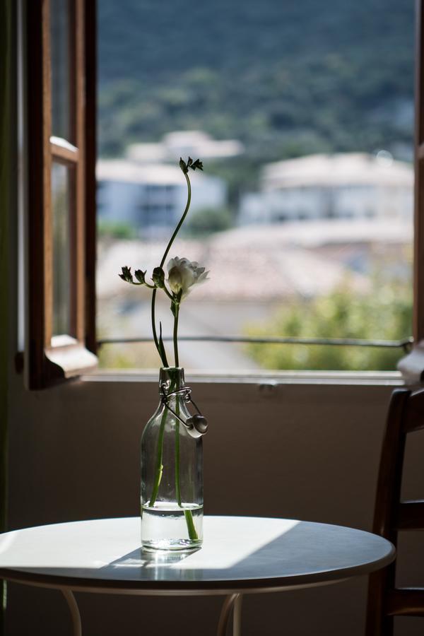U Castellu Guesthouse Алгайола Екстериор снимка